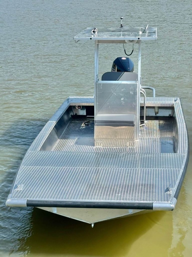 Government Boats 32